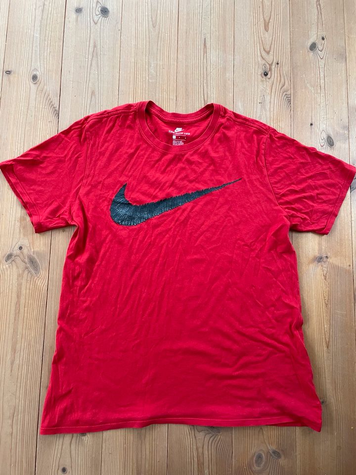 Nike T-Shirts, Größe L in Obernkirchen