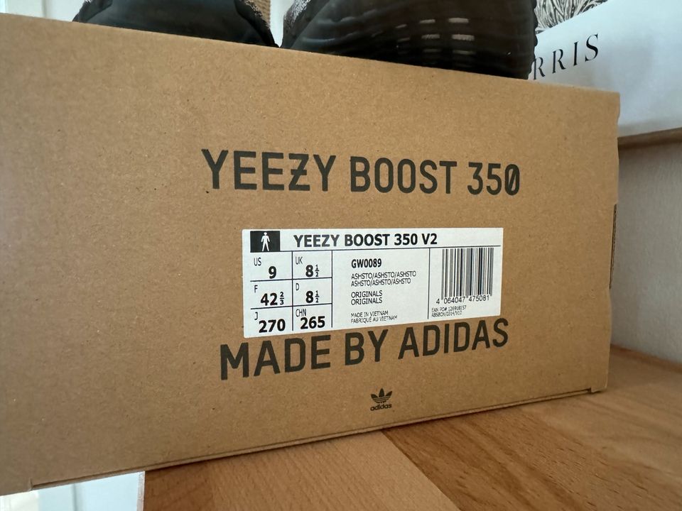 Adidas Yeezy Boost 350 V2 Ash Stone - 42 2/3 mit Rechnung in Hamburg