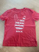 GAP T-Shirt rot Rock M 128 cool Rocker Kinder Junge Freiburg im Breisgau - March Vorschau