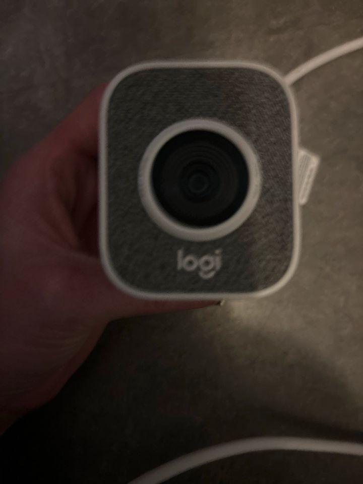 Logitech Webcam mit Halterung in Pulheim