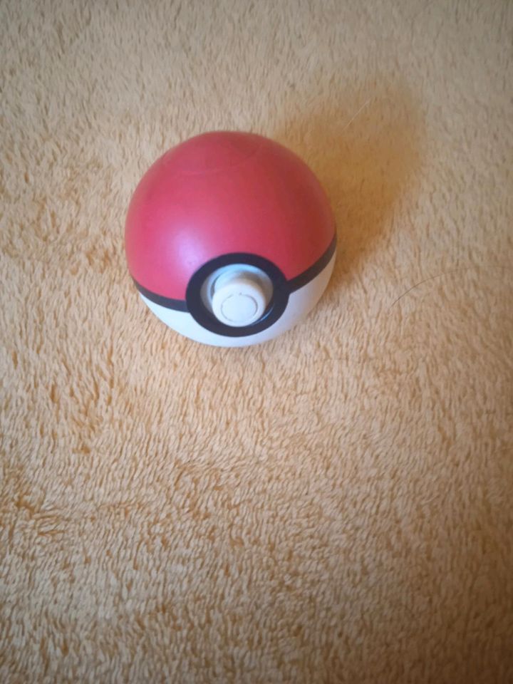 Verkaufe Pokeball plus für die Switch und handy in Regis-Breitingen