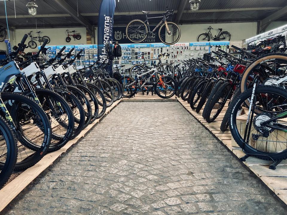 Raymon Tahona Pro - 2025 Bosch Gen. 5 - 800 Wh E-Bike Pedelec (S) in Hammelburg
