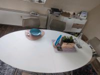 Ovaler-Esstisch mit Milchglas und Metallgestell guter Zustand Niedersachsen - Burgdorf Vorschau