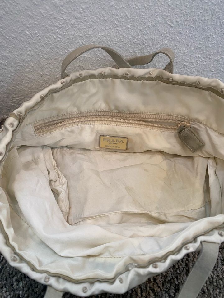 Original Prada Handtasche in Hamburg