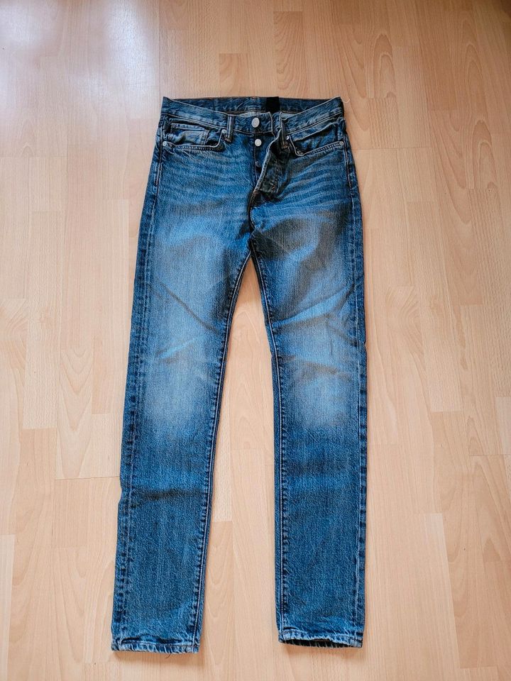 Kaum getragene Jeans H&M Gr. 28/34 Slim Fit in Kleinniedesheim