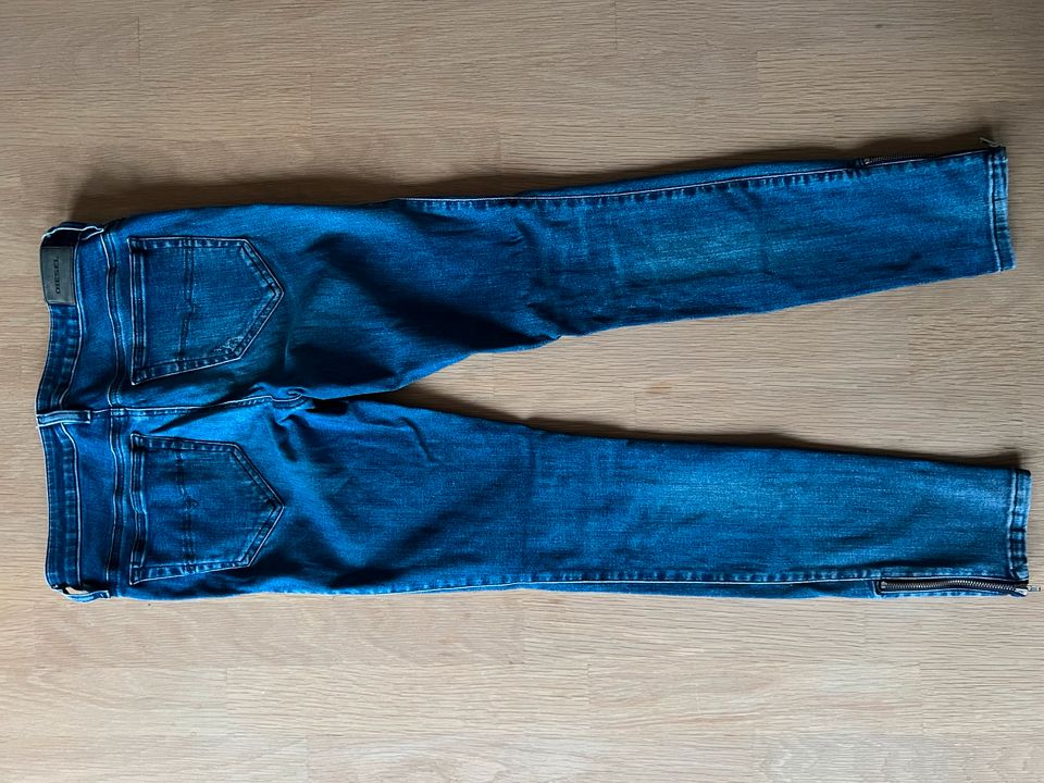 Diesel Jeans Gr 28 wie neu! in Naila