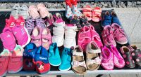 Schuhe Mädchen Mädchenschuhe Konvolut bis Gr. 24 Nordrhein-Westfalen - Grevenbroich Vorschau