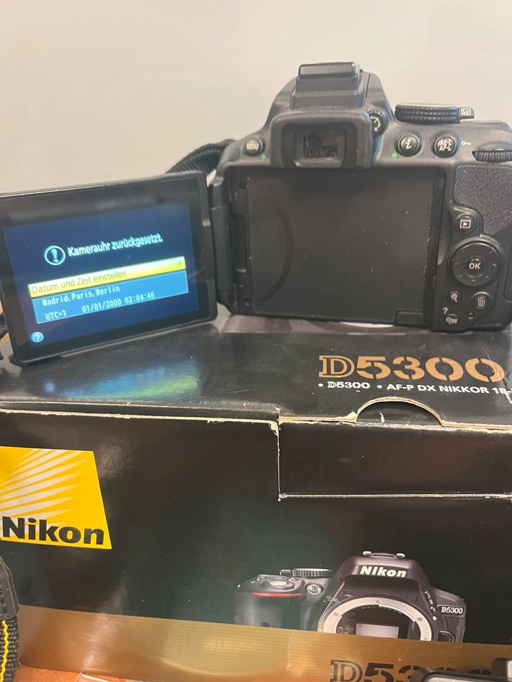 Nikon D5300 SLR-Digitalkamera Kit, Nikon 18-55 + Tamron 18-270 in Hilden