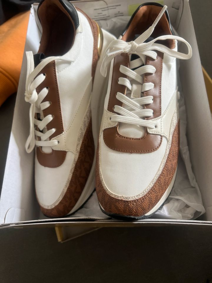 Michael Kors Sneaker Gr.40/9 wie neu in Eichenau