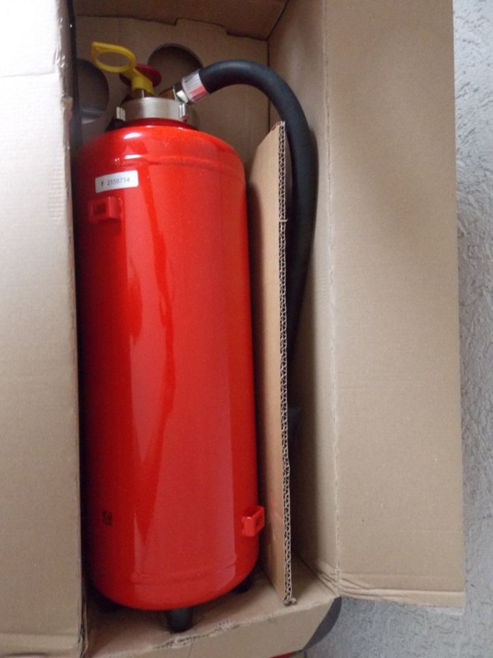 □□□ HEIMLICH 6kg Pulver Feuerlöscher, neu unbenutzt ovp □□□ in  Niedersachsen - Wedemark, Heimwerken. Heimwerkerbedarf gebraucht kaufen