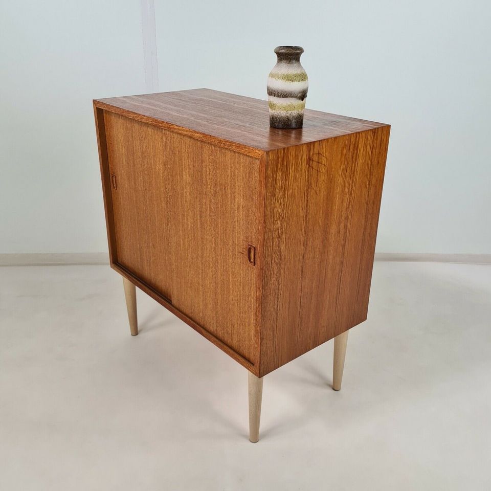 Kleiner Schrank Schiebetüren Teak Mid-Century Vintage 60er 220417 in Regensburg