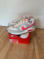 Nike Air Command Sneaker Schuhe Turnschuhe Sportschuhe Gr. 42 Neu Nordrhein-Westfalen - Arnsberg Vorschau