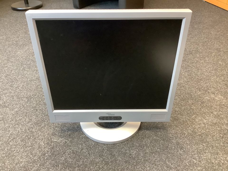 PC Monitor 17“ + 19“ Acer Fujitsu Yakumo in Nürnberg (Mittelfr)