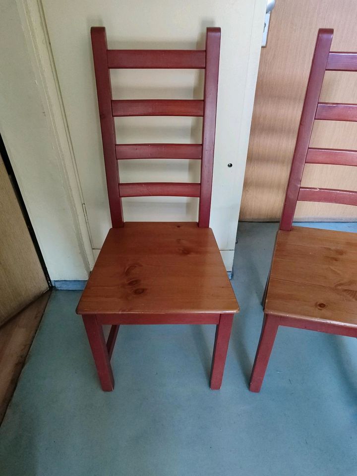 3 Stühle aus HOLZ + 2 Kissen - Küchenstühle - Sitzplatz in Berlin