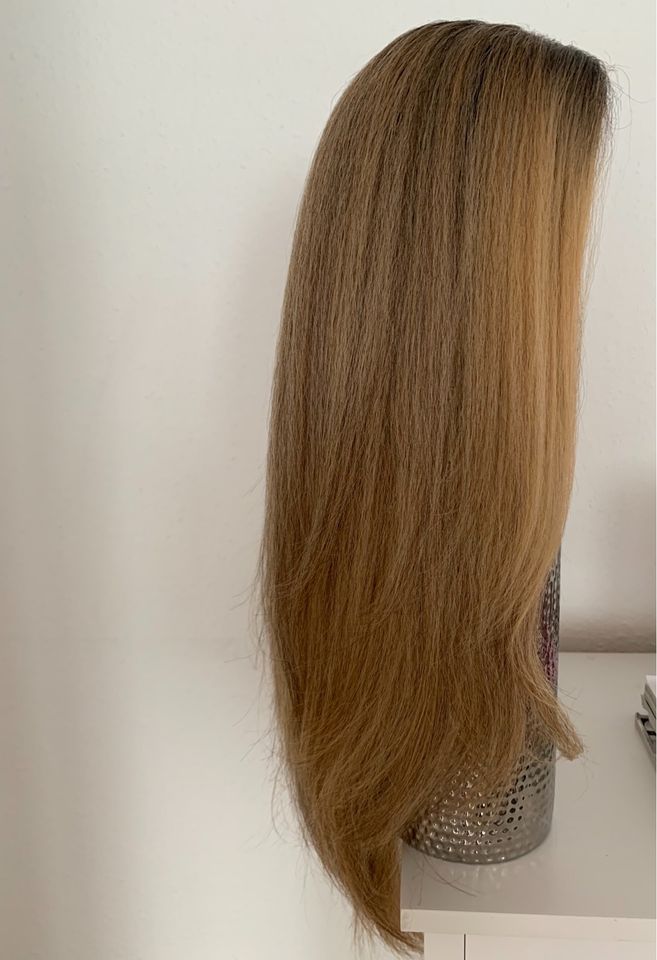 Hochwertige blonde Perücke/Wig mit dunklen Ansatz im SALE in Nürnberg (Mittelfr)