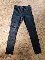 Jeanshose Jeans H&M Größe 30/32 schwarz skinny High waist Hessen - Meinhard Vorschau