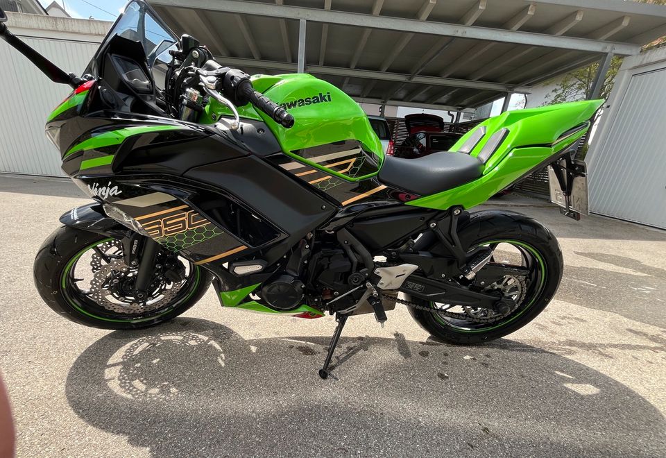 Kawasaki Ninja650 ABS mit vielen Extras - nur 2905km in Senden