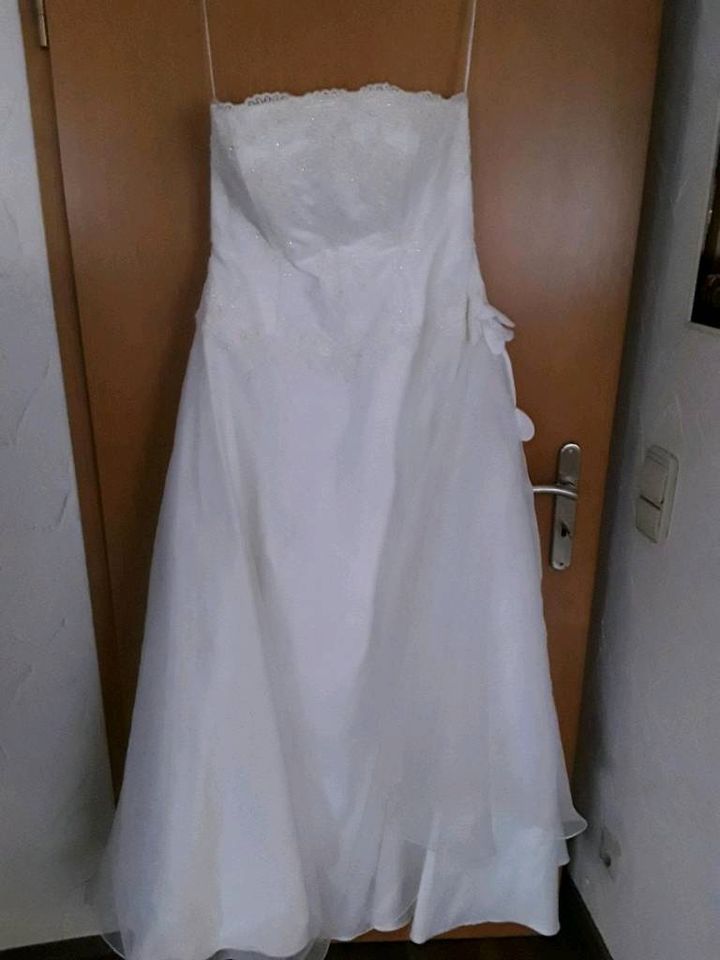 Brautkleid Größe 44 mit Zubehör in Weilheim an der Teck