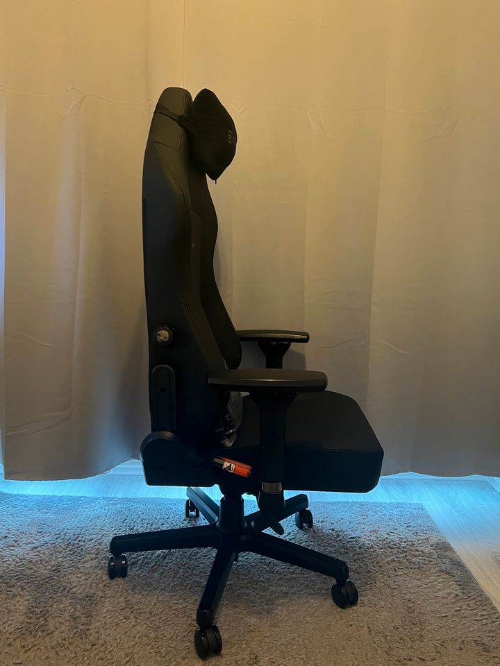 noblechairs HERO Gaming Stuhl Black Edition High-tech Kunstleder in Berlin