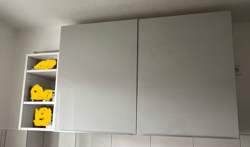 Küche IKEA Ringhult hochglanz hellgrau mit Elektrogeräten in Hannover