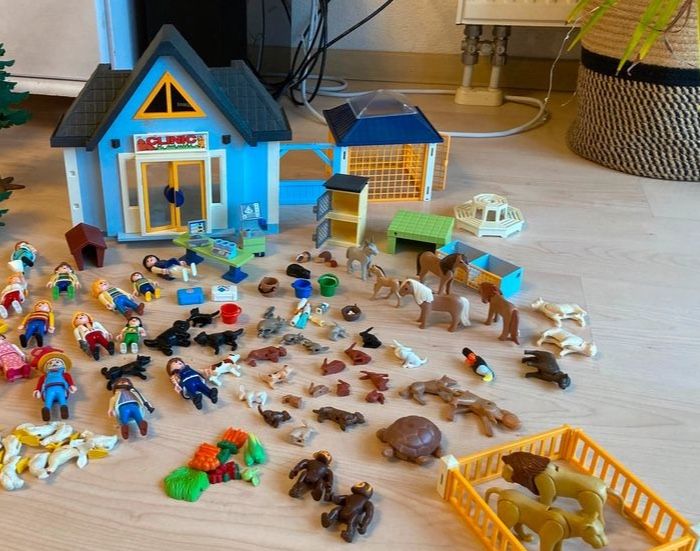 Playmobil Teile Tierklinik mit ganz vielen Tieren und Zubehör in Tettnang