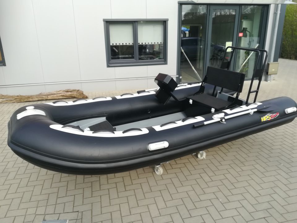 Rib Schlauchboot Alu 4,20m x,1,96m mit 15 PS und Trailer Neu in Elmenhorst Kr Stormarn