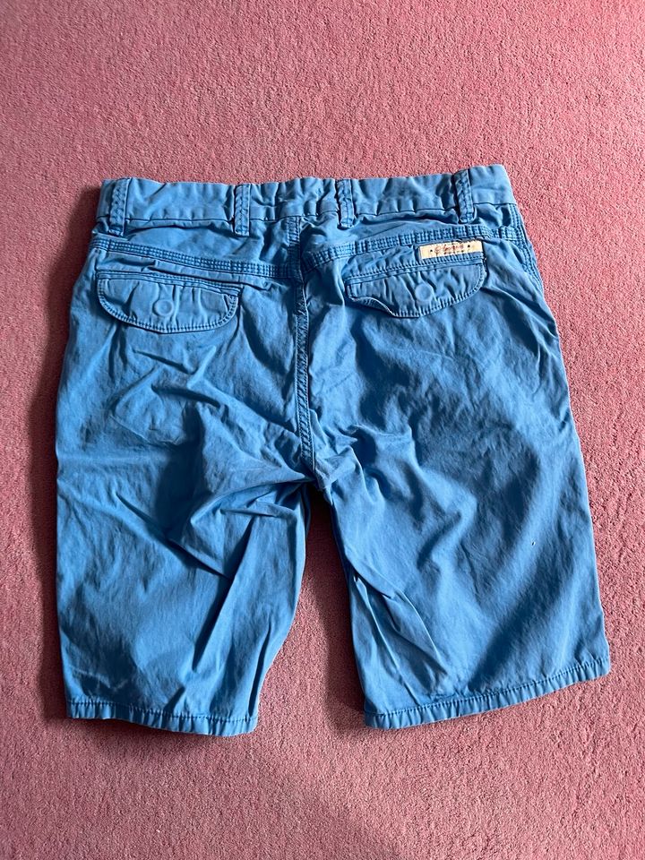 Original Tommy Hilfiger Denim Shorts Gr. 32 Top Zustand blau in München