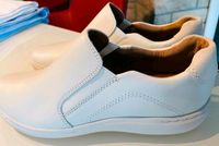 Weiße Clarks Echtleder Sneaker Halbschuhe Slip on neu OVP Nordrhein-Westfalen - Krefeld Vorschau