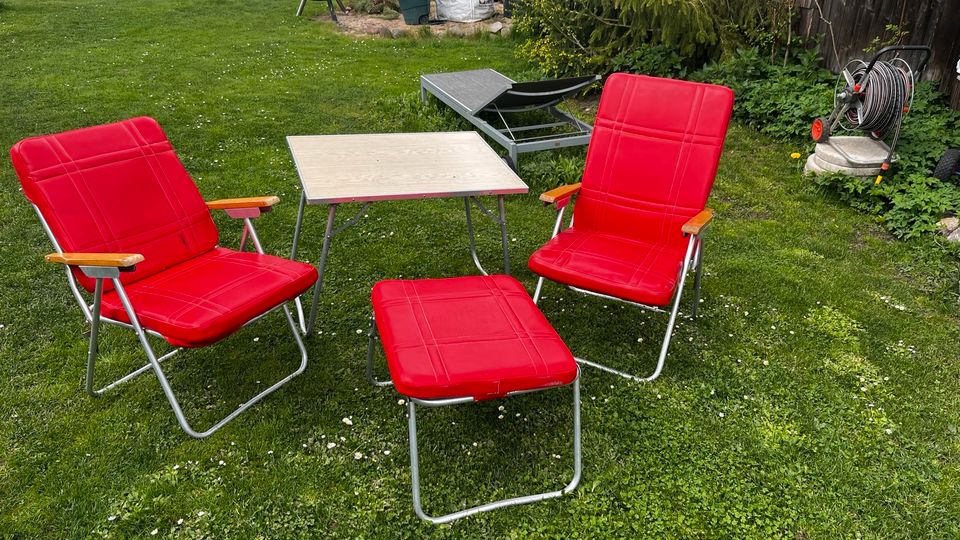 DDR Gartenmöbel Campingset 2 Stühle 1 Hocker 1 Tisch KULT!!!! in Leipzig