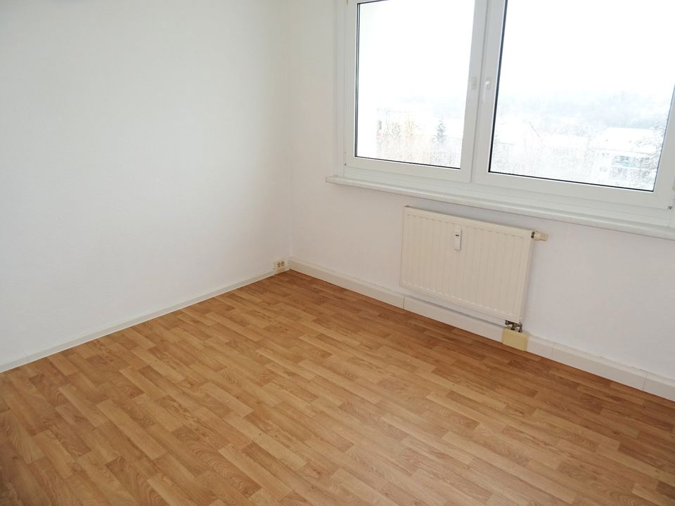 ** mit Balkon ** 3 Zimmer Wohnung in Werdau zu vermieten! in Werdau