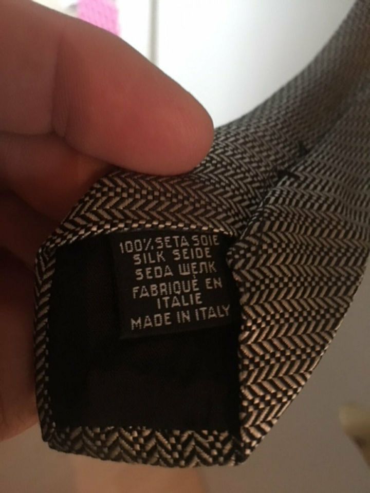 Herrenkrawatte Hugo Boss NEU!! 100% Seide Made in Italy Krawatte in Hamburg