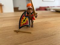 Playmobilfigur Kämpfer mit 2 goldenen Schwertern u. Schild Köln - Rodenkirchen Vorschau