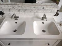 Waschbeckenschrank mit Doppelwaschbecken und Mischbatterien Ikea Hessen - Marburg Vorschau