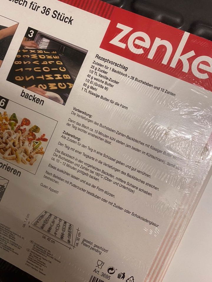 Backblech mit Buchstaben und Zahlen von Zenker Weihnachtsgeschenk in Hamburg