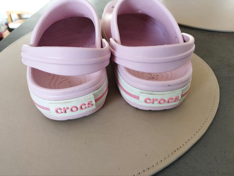 Crocs J 3= 35-36 Schuhe Kinder Sandalen in Glückstadt