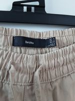 Bershka Cargohose REGULAR FIT, sand, Gr. M Brandenburg - Wusterwitz Vorschau