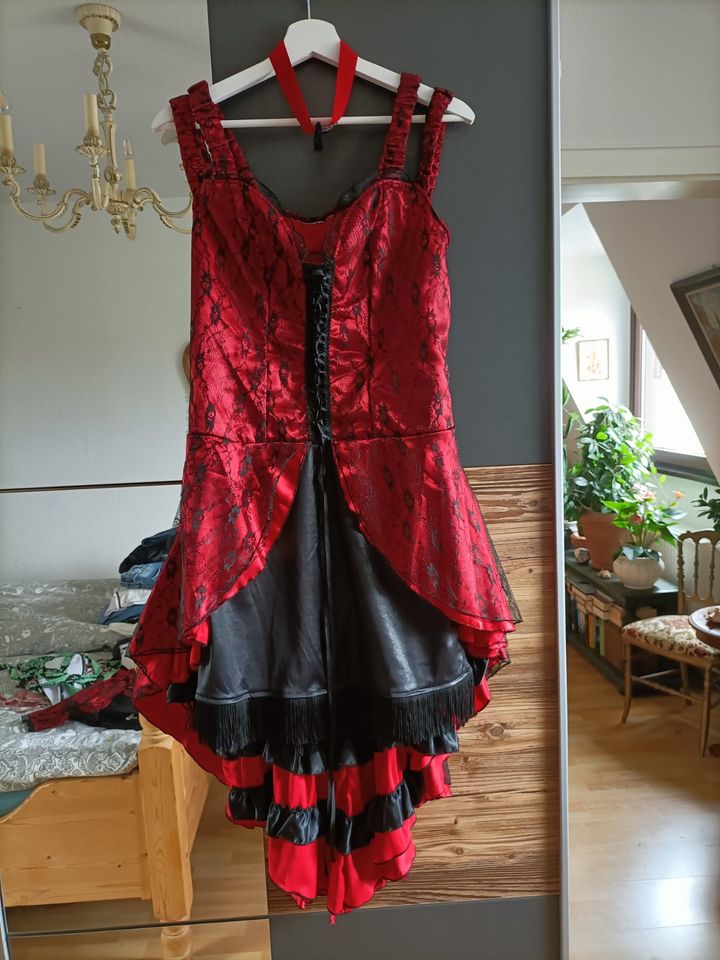 Country Western Saloon Kleid, rot schwarz, Spitze, Armstulpen, ML in Euskirchen