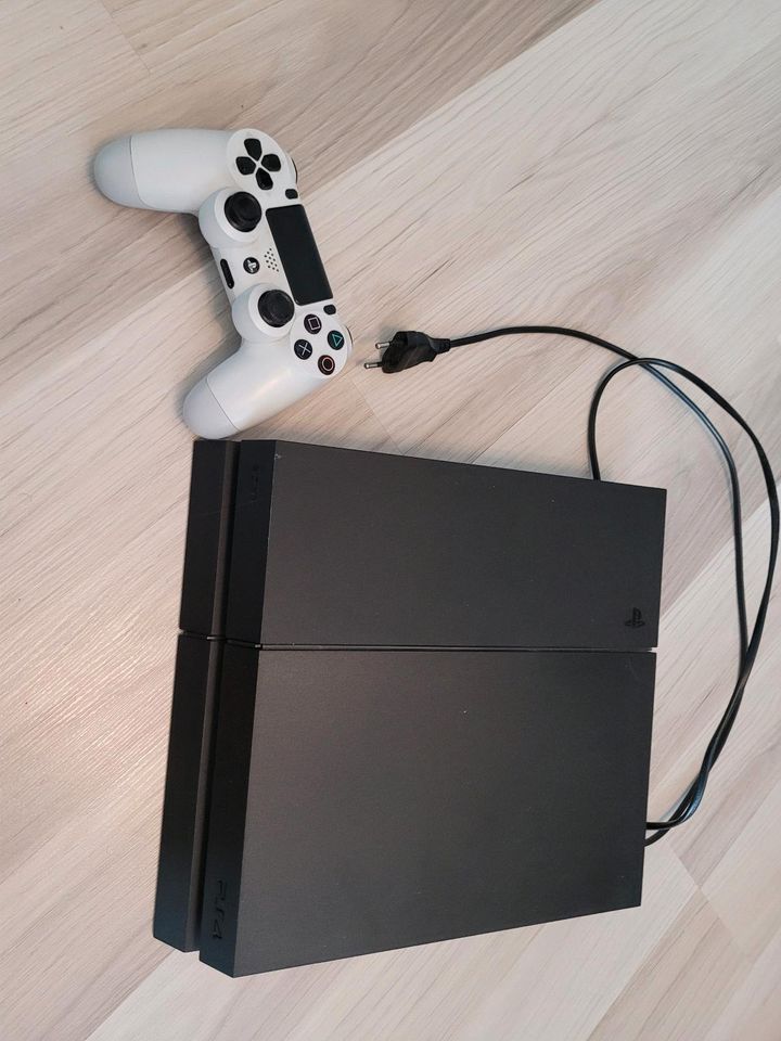 Playstation 4 (1 TB) + 1 Controller in Übach-Palenberg
