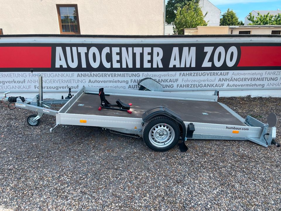 Absenkanhänger für Kleinwagen und bis zu 3 Motorräder 100 km/h in Magdeburg