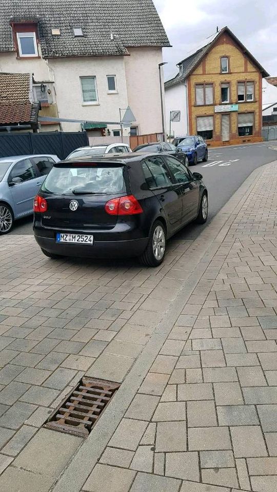 VW Golf V 2.0TDI - 140 PS - 6 gang in Budenheim