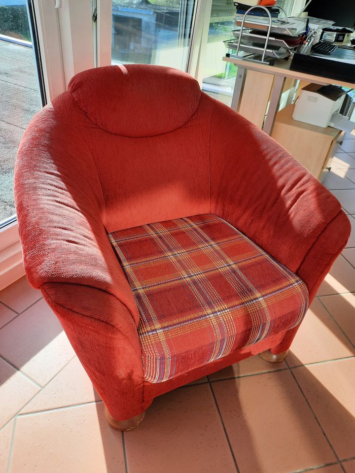 Sessel für Wohnzimmer, Wintergarten etc./ Zukauf passender Hocker in Driedorf