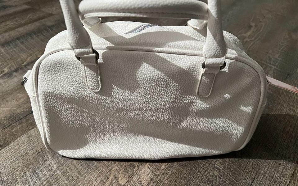 weiße , neue Handtasche von FILA in Schwentinental