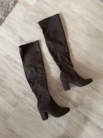 Overknees Stiefel Wildlederoptik von Hallhuber Baden-Württemberg - Straßberg Vorschau