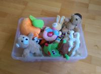 Kiste mit Spielzeug, Kuscheltieren, Rasseln für Babys/Kleinkinder Kr. München - Ottobrunn Vorschau