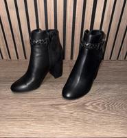 Schwarze Damenstiefeletten – Größe 38 – 7 cm Absatz Nordrhein-Westfalen - Bergheim Vorschau