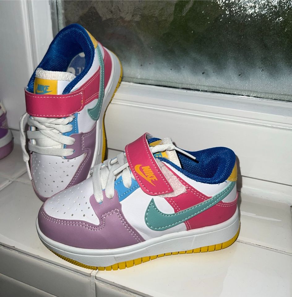 Schuhe Nike Kinder Größe 27 in Berlin