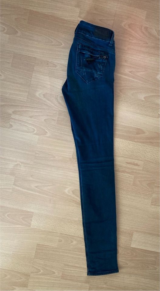 Jeans, G-Star, Größe 34, blau, neuwertig in Laupheim
