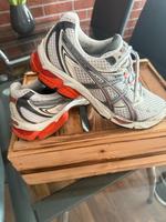 Asics Laufschuhe Damen Größe 41,5 Leipzig - Sellerhausen-Stünz Vorschau