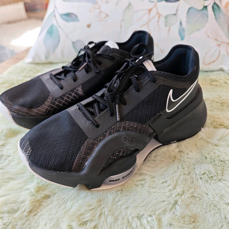 Nike Zoom SuperRep 4 HIIT Gr.9 / 40,5 in Meine