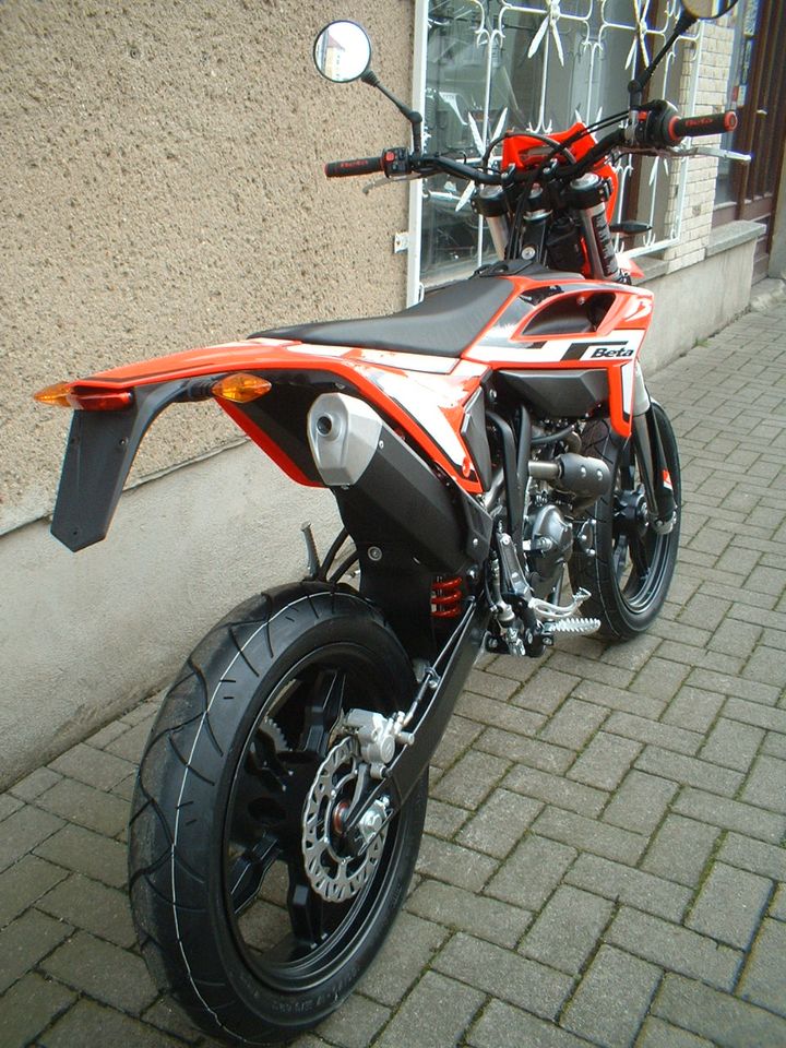 Beta RR 4T 125 Motard T Neufahrzeug in Aschersleben